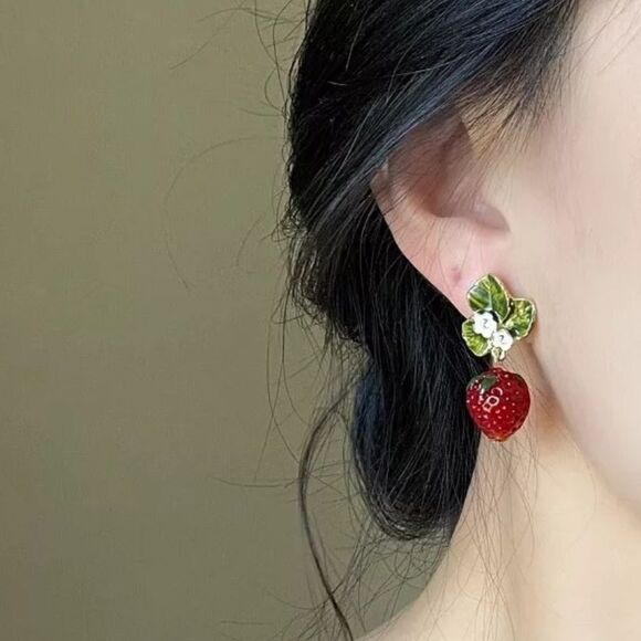 Strawberry earrings A654 - Picture 2 of 5